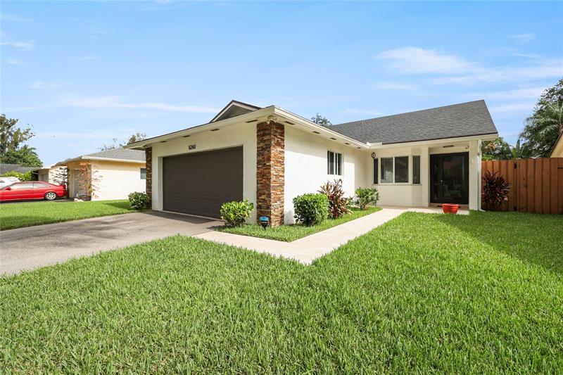 Image 5 of 43 For 8260 41st Ct