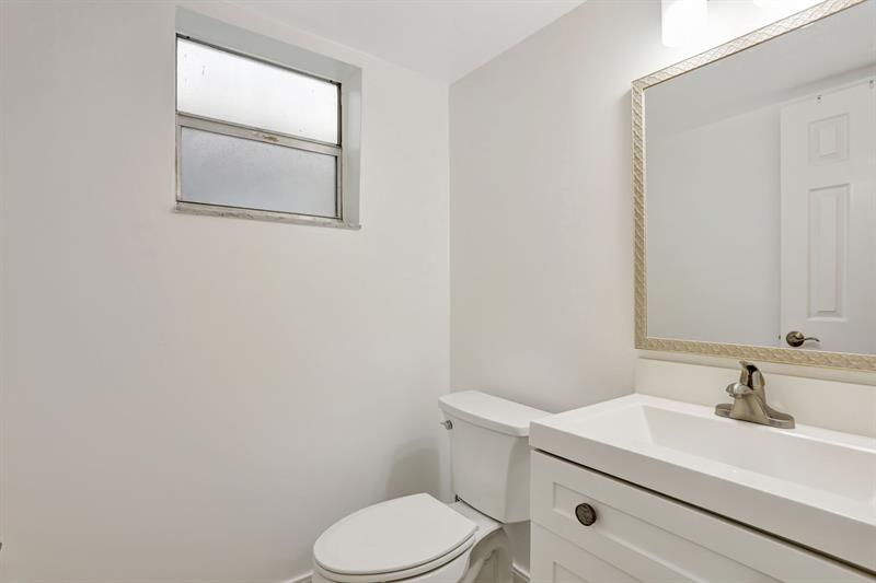 Image 18 of 27 For 6507 Winfield Blvd