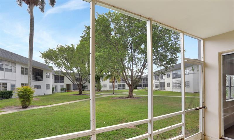 Image 20 of 27 For 6507 Winfield Blvd