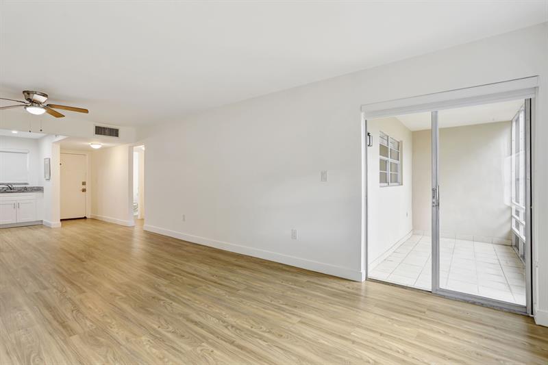 Image 8 of 27 For 6507 Winfield Blvd
