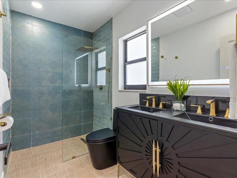 Image 16 of 26 For 984 7th St  