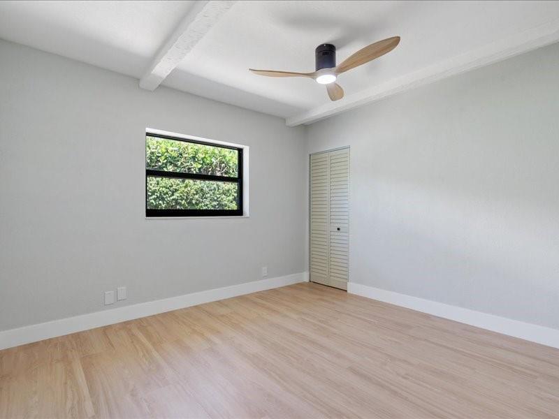 Image 18 of 26 For 984 7th St  