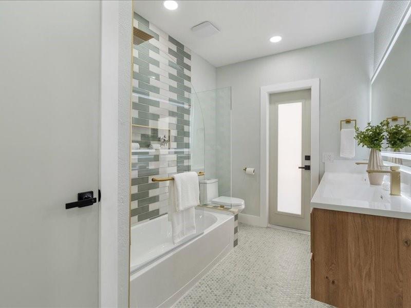 Image 20 of 26 For 984 7th St  