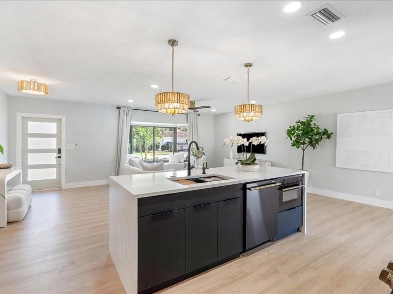 Image 7 of 26 For 984 7th St  