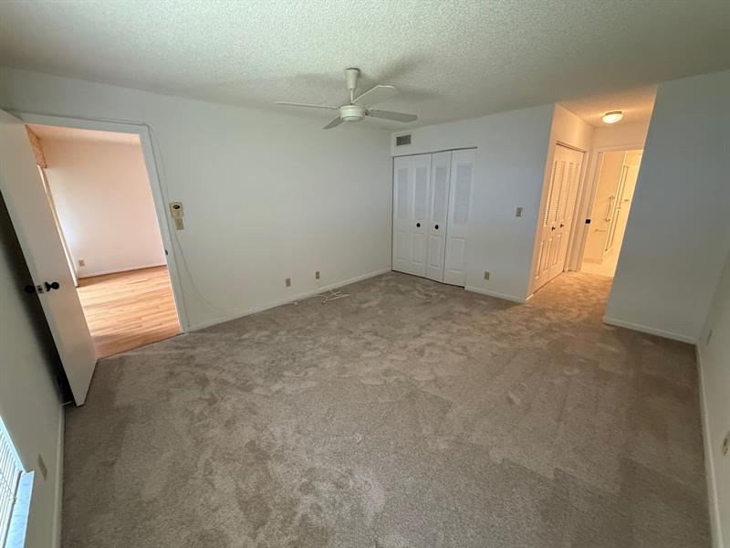 Image 14 of 46 For 6215 Coral Lake Dr  203