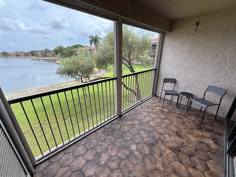 Image 25 of 46 For 6215 Coral Lake Dr  203