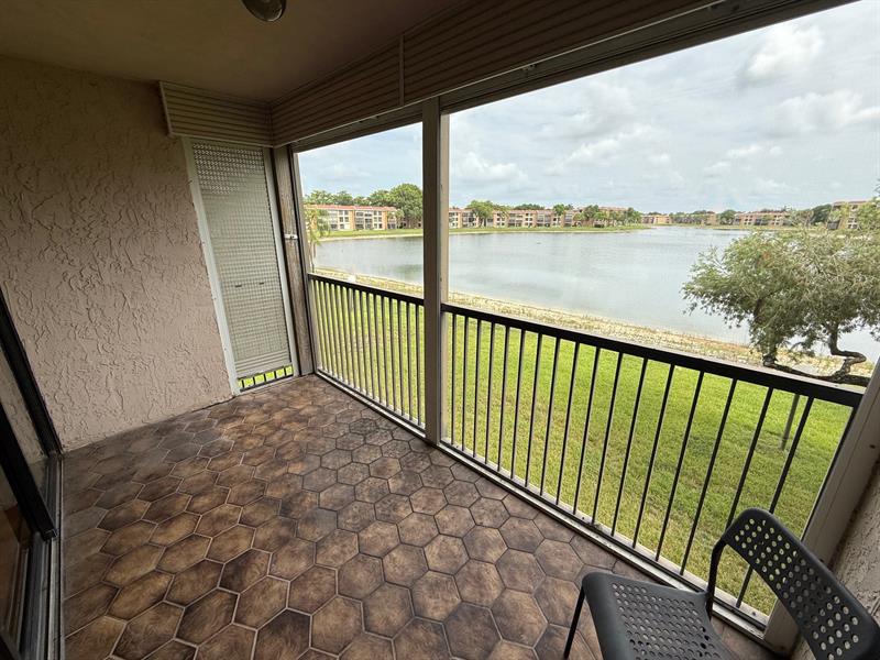 Image 26 of 46 For 6215 Coral Lake Dr  203