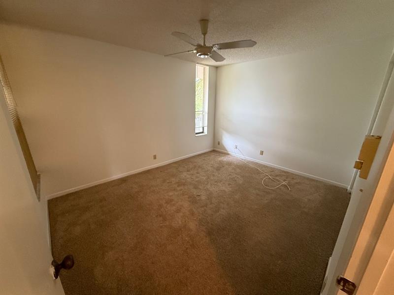 Image 28 of 46 For 6215 Coral Lake Dr  203