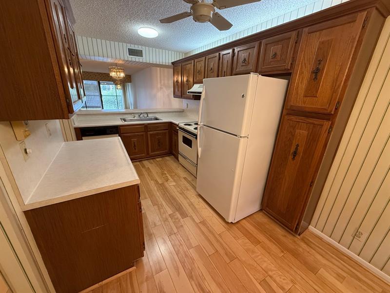 Image 3 of 46 For 6215 Coral Lake Dr  203
