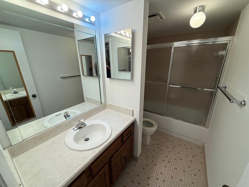 Image 31 of 46 For 6215 Coral Lake Dr  203