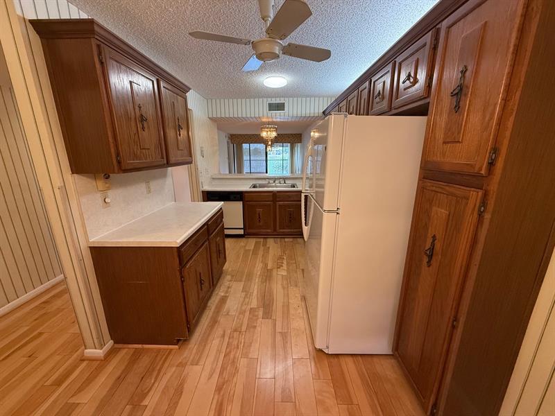 Image 4 of 46 For 6215 Coral Lake Dr  203