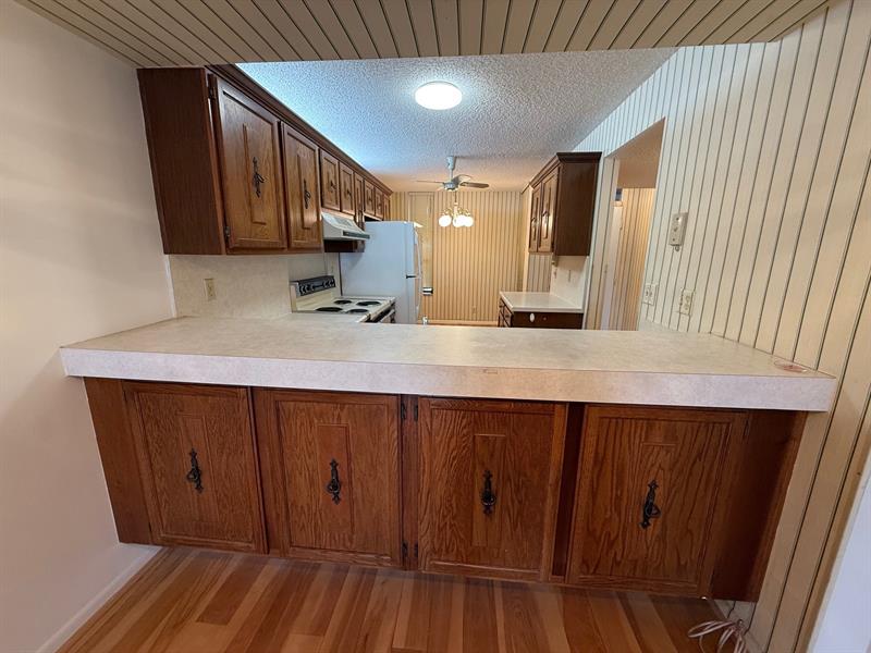 Image 8 of 46 For 6215 Coral Lake Dr  203