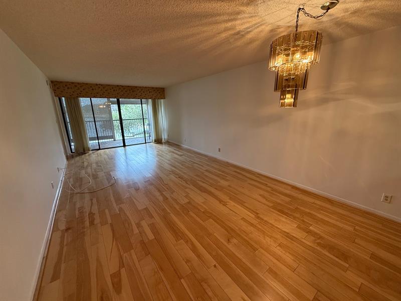 Image 9 of 46 For 6215 Coral Lake Dr  203