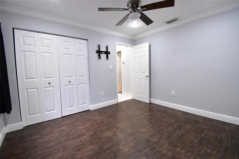 Image 19 of 27 For 9807 1st Ct  9807