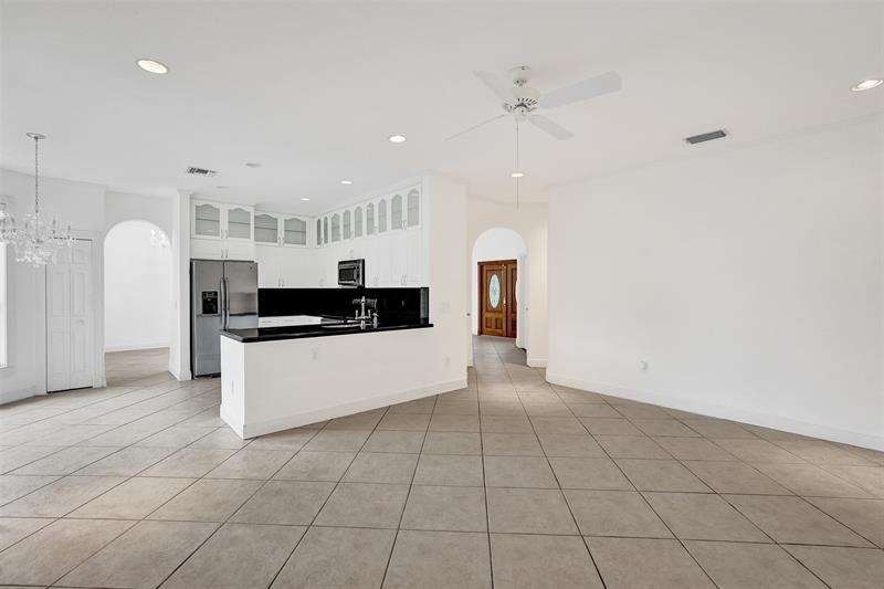 Image 14 of 66 For 10902 Tamoron Ln