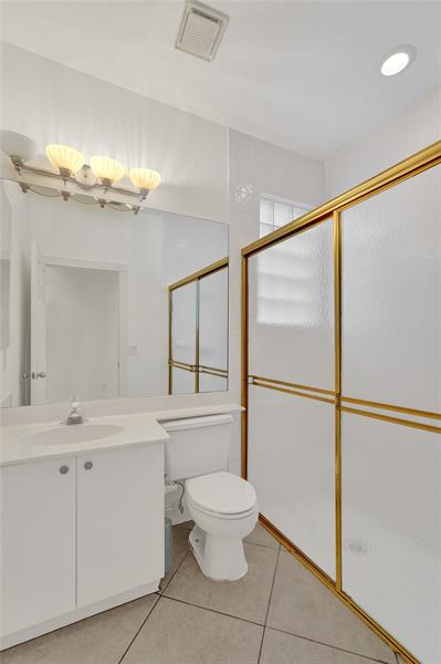 Image 22 of 66 For 10902 Tamoron Ln