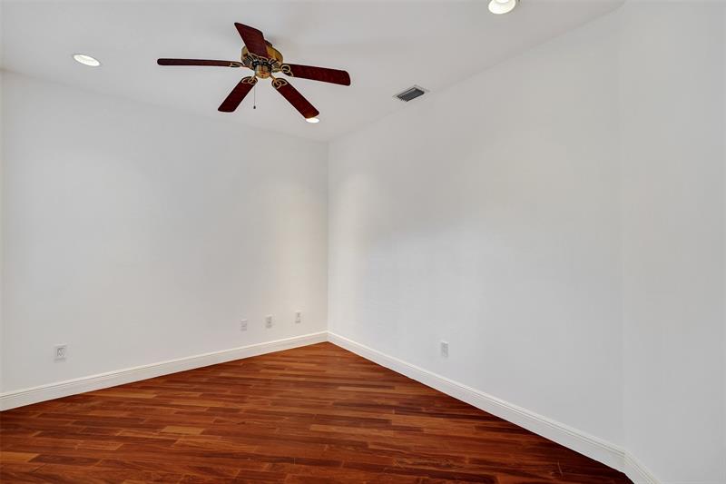 Image 23 of 66 For 10902 Tamoron Ln