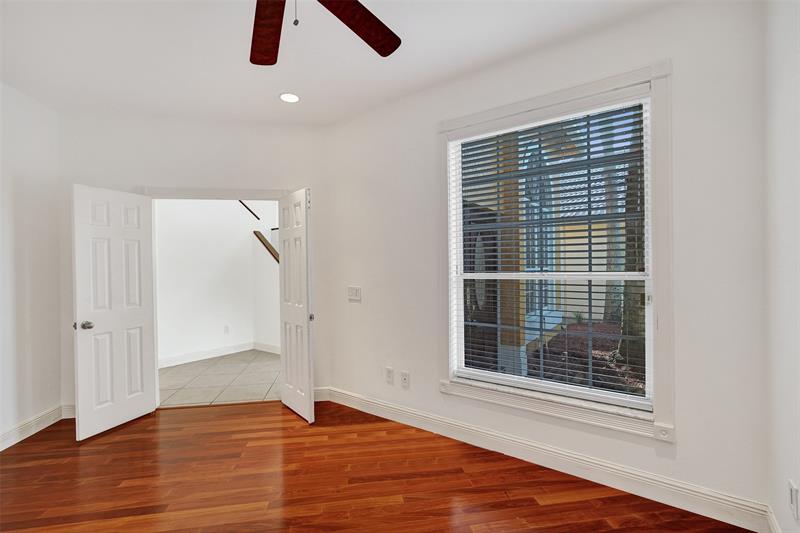 Image 25 of 66 For 10902 Tamoron Ln