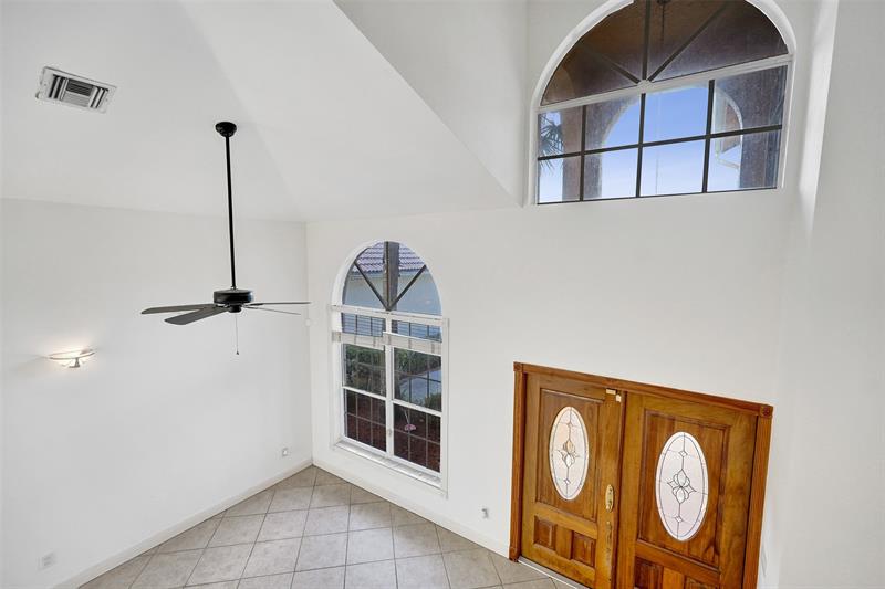 Image 27 of 66 For 10902 Tamoron Ln