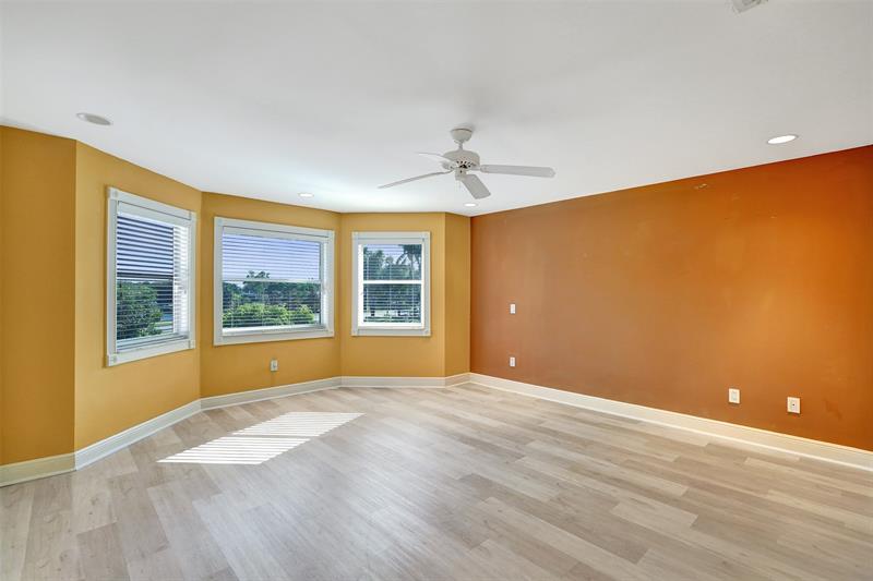 Image 30 of 66 For 10902 Tamoron Ln