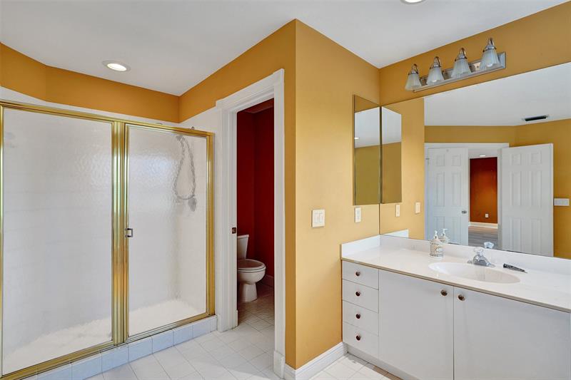 Image 38 of 66 For 10902 Tamoron Ln