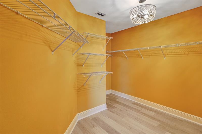 Image 40 of 66 For 10902 Tamoron Ln