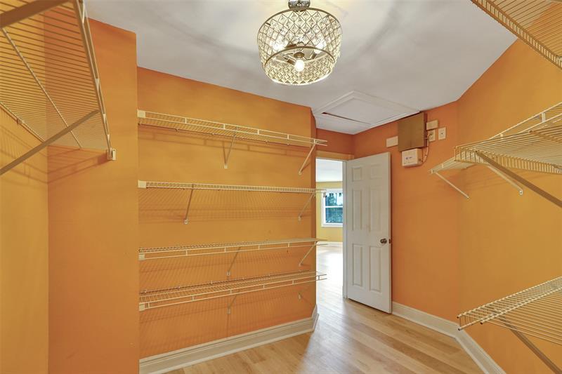 Image 42 of 66 For 10902 Tamoron Ln