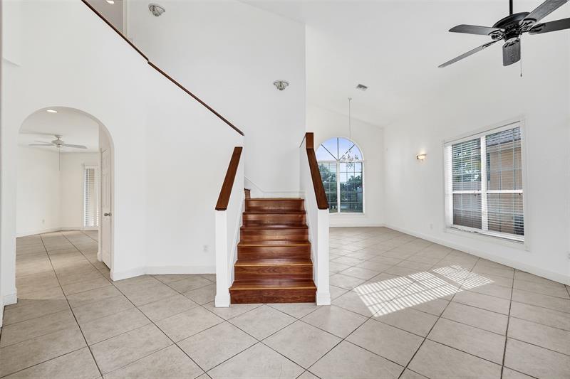 Image 6 of 66 For 10902 Tamoron Ln