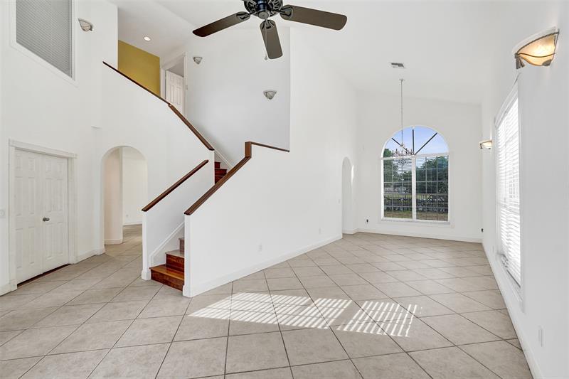 Image 8 of 66 For 10902 Tamoron Ln