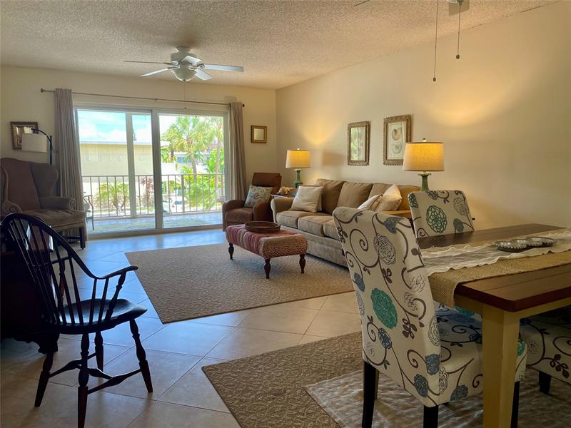 Image 12 of 50 For 4629 Poinciana St  215
