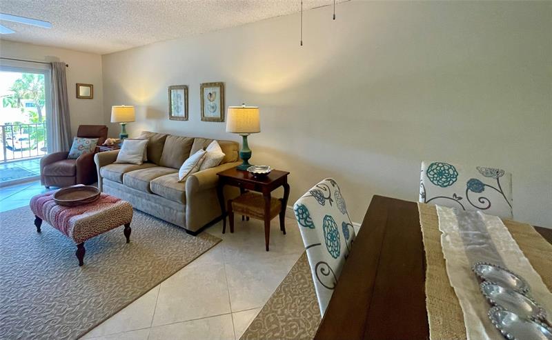 Image 15 of 50 For 4629 Poinciana St  215