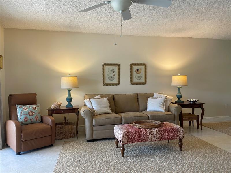 Image 19 of 50 For 4629 Poinciana St  215