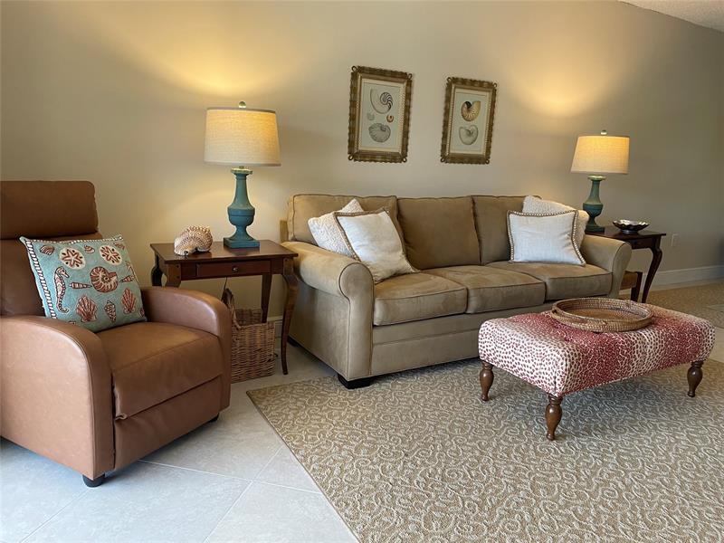 Image 20 of 50 For 4629 Poinciana St  215