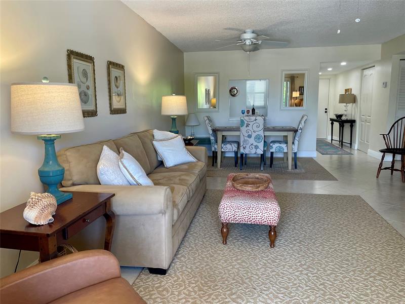 Image 22 of 50 For 4629 Poinciana St  215
