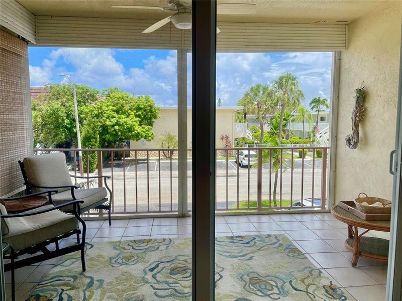 Image 43 of 50 For 4629 Poinciana St  215