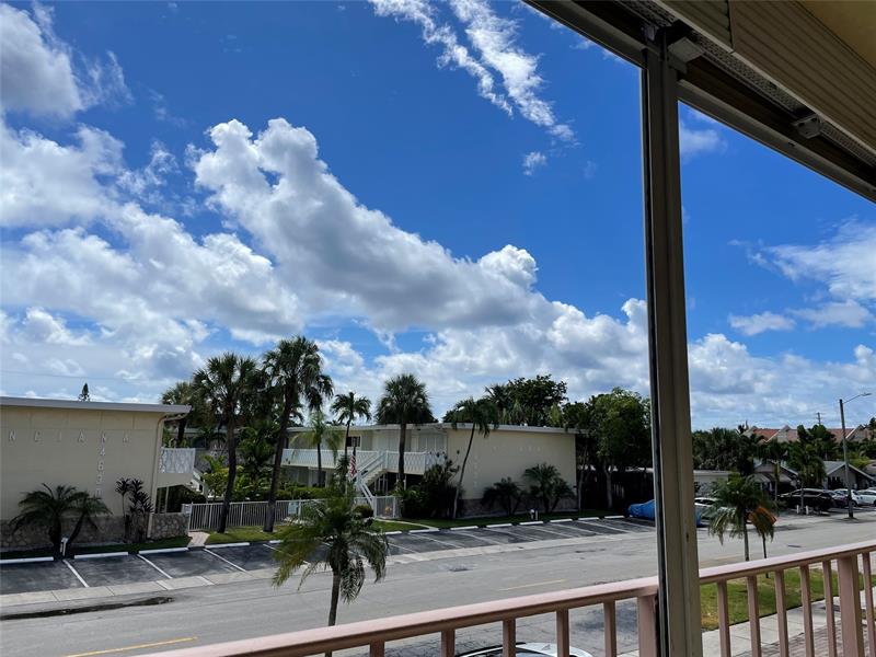 Image 46 of 50 For 4629 Poinciana St  215