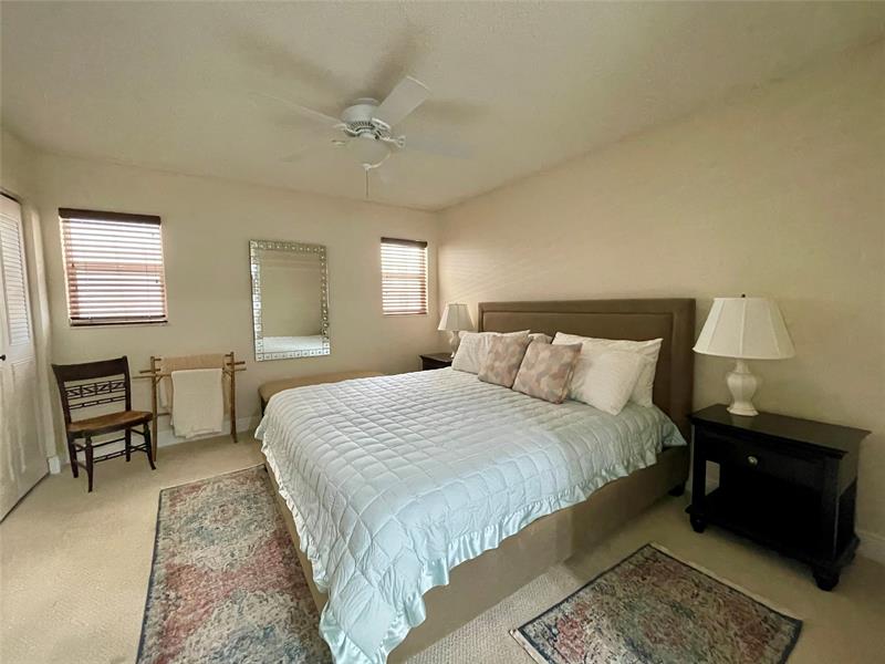 Image 6 of 50 For 4629 Poinciana St  215