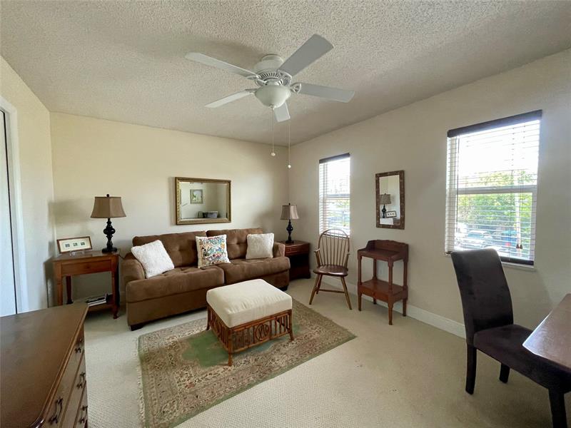 Image 8 of 50 For 4629 Poinciana St  215