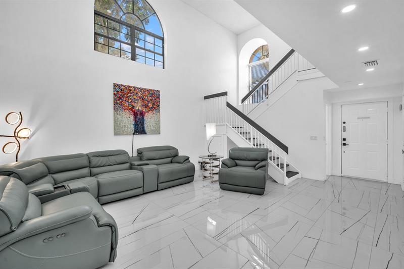 Image 13 of 36 For 3443 Laurel Oaks Ln  607