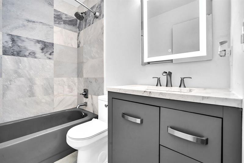 Image 23 of 36 For 3443 Laurel Oaks Ln  607