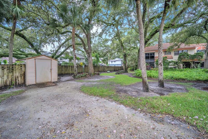 Image 30 of 36 For 3443 Laurel Oaks Ln  607