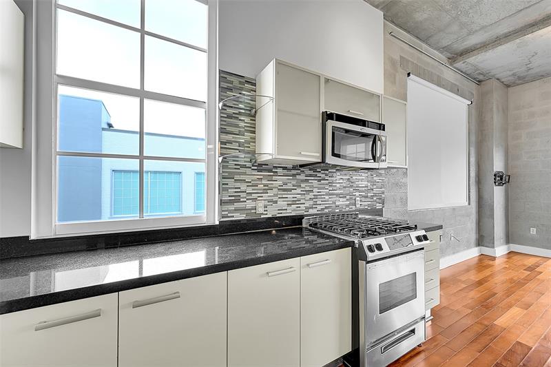 Image 10 of 31 For 411 1st Ave  606