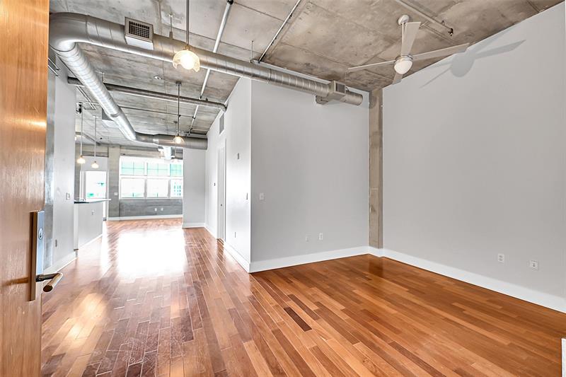 Image 4 of 31 For 411 1st Ave  606