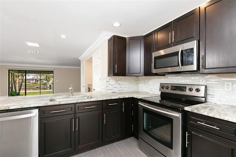 Image 10 of 31 For 455 Canal Point  1080