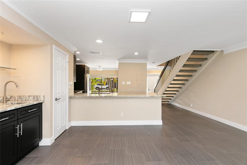 Image 11 of 31 For 455 Canal Point  1080