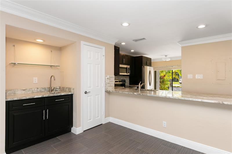 Image 14 of 31 For 455 Canal Point  1080