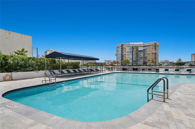 Image 25 of 33 For 1849 Ocean Dr  1112