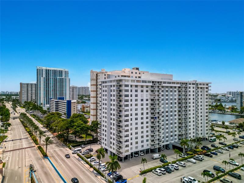 Image 32 of 33 For 1849 Ocean Dr  1112
