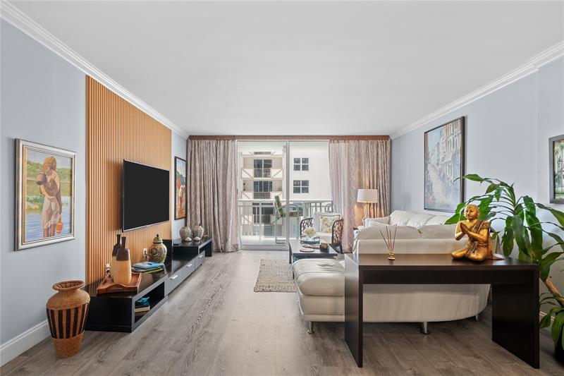 Image 4 of 33 For 1849 Ocean Dr  1112