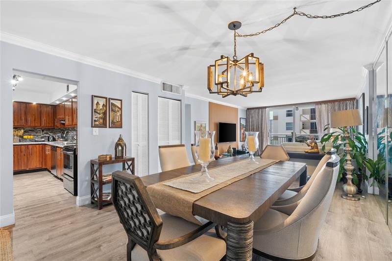 Image 7 of 33 For 1849 Ocean Dr  1112